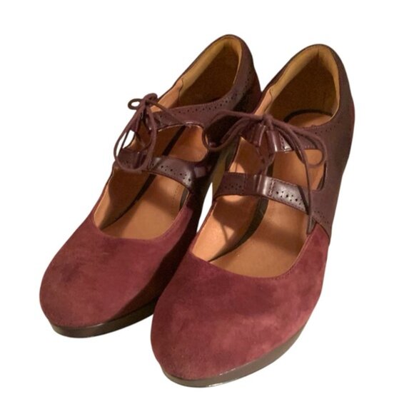 Clarks Artisan Delsie Glee Mary Jane Pump - Picture 3 of 10